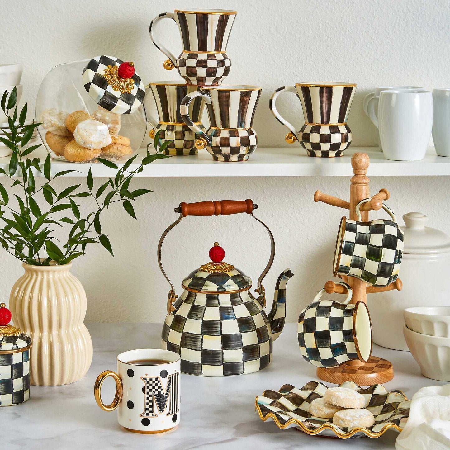 Iconic Black & White Courtly Check Enamel Tea Kettle 1,89L by MacKenzie-Childs