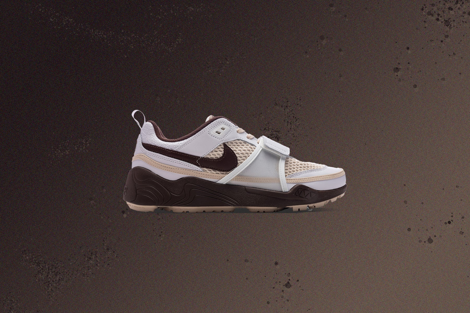 Travis Scott Zoom Field Jaxx - White/Light Chocolate/White
