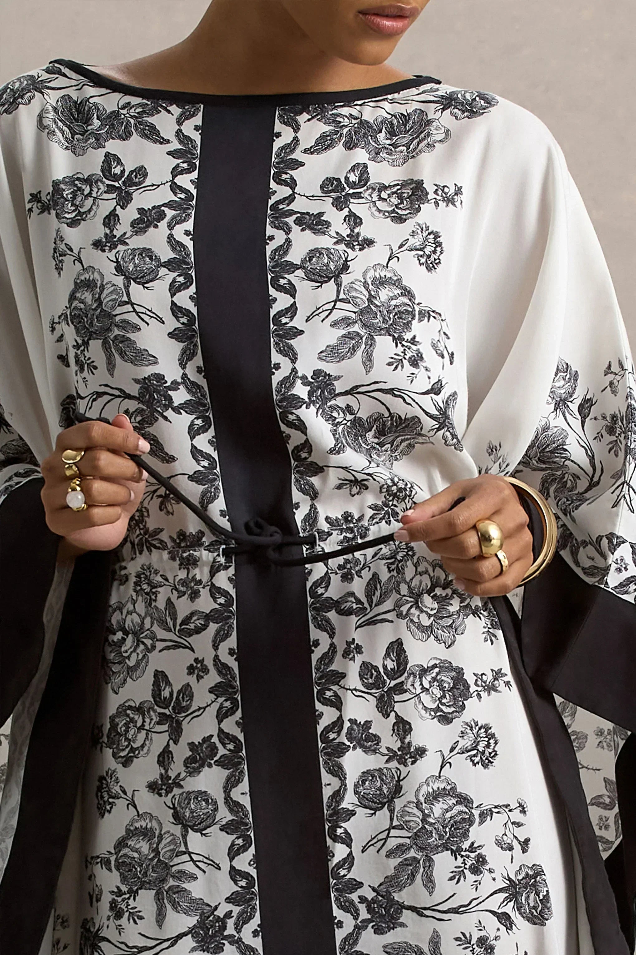 Rikki | Black & White Long-Sleeve Maxi Dress With Tie Waist